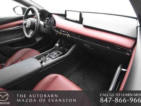 Certified 2025 MAZDA MAZDA3 Hatchback w/Premium Plus Pkg AWD/4WD image 29