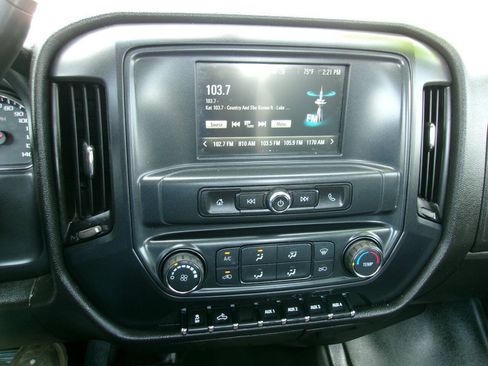 Used 2017 Chevrolet Silverado 3500 W/T AWD/4WD image 15