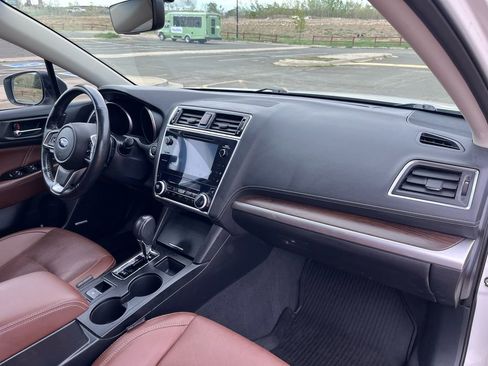 Used 2018 Subaru Outback 3.6R Touring w/ Popular Package #3 AWD/4WD image 29