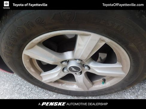 Used 2017 Ford Mustang Coupe RWD image 7