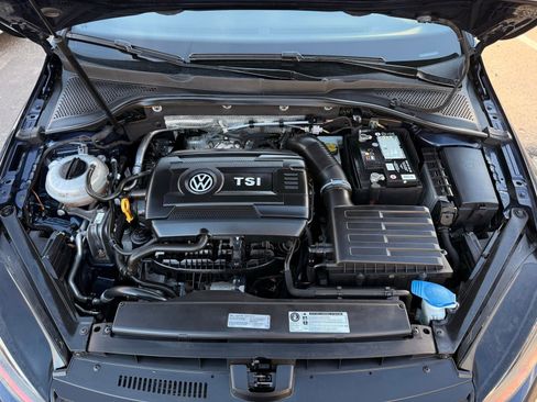 Used 2017 Volkswagen GTI SE image 34