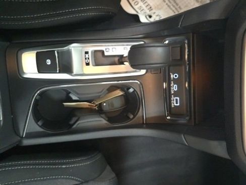 Used 2024 Subaru Ascent Premium w/ Convenience Package image 18