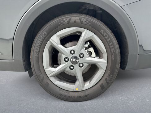 Used 2025 Kia K4 FWD image 12