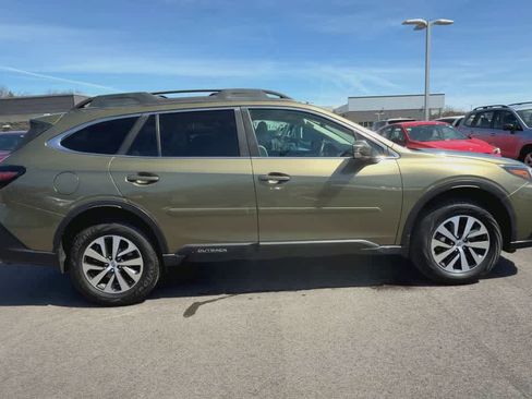 Used 2020 Subaru Outback Premium image 9