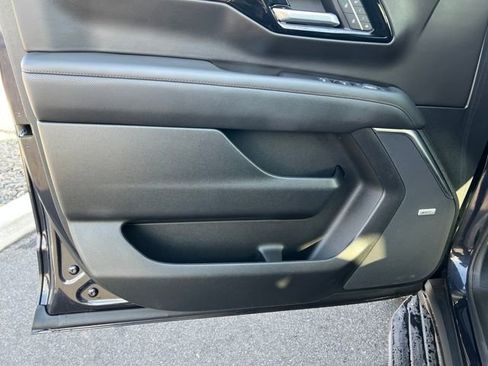 Certified 2025 Chevrolet Tahoe High Country image 12