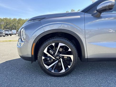 Used 2022 Mitsubishi Outlander SEL Black Edition image 8