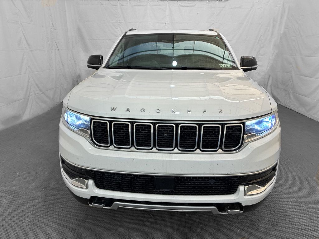Used 2024 Jeep Wagoneer Series II w/ Convenience Group I AWD/4WD image 2