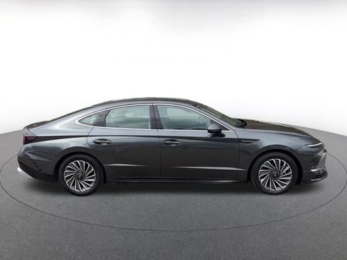 Used 2025 Hyundai Sonata SEL FWD image 16