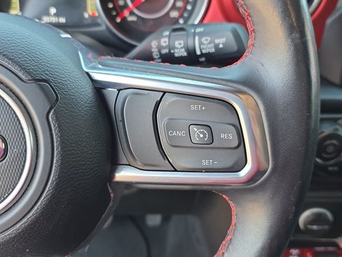 Used 2022 Jeep Wrangler Unlimited Rubicon w/ Cold Weather Group AWD/4WD image 16