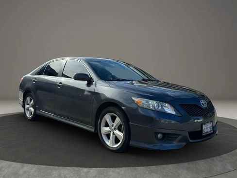 Used 2010 Toyota Camry SE image 10
