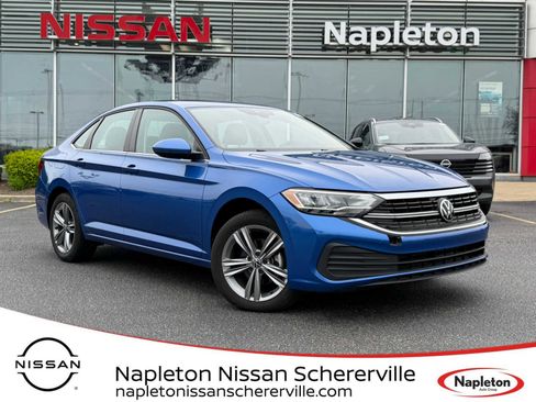 Used 2023 Volkswagen Jetta SE FWD image 1