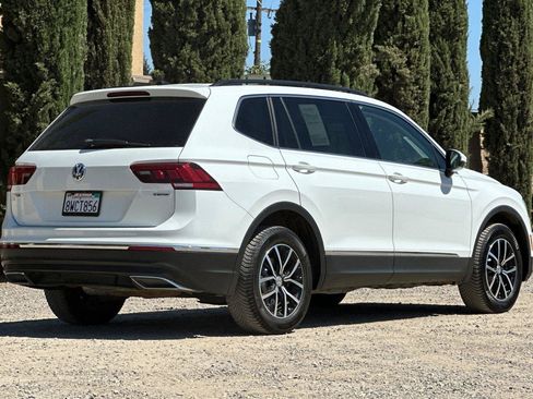 Used 2021 Volkswagen Tiguan SE w/ Panoramic Sunroof Package AWD/4WD image 4