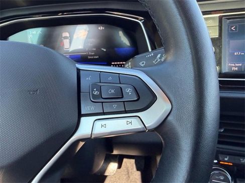 Used 2024 Volkswagen Jetta SE image 12