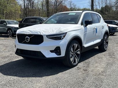 New 2025 Volvo XC40 B5 Plus w/ Protection Package Premier