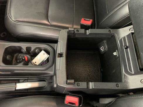 Used 2020 Jeep Gladiator Overland AWD/4WD image 24