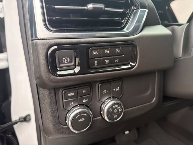 New 2026 GMC Yukon Denali w/ Sun & Power Step Package AWD/4WD image 18