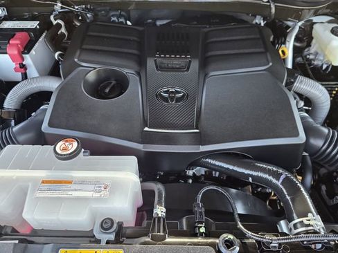 Used 2025 Toyota Tundra SR5 AWD/4WD image 26