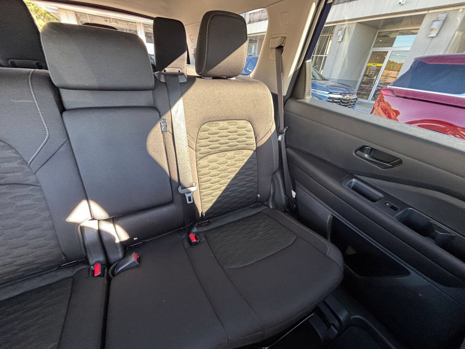 Used 2025 Nissan Pathfinder SV AWD/4WD image 39