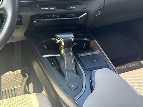 Used 2020 Lexus UX 200 w/ Premium Package FWD image 11