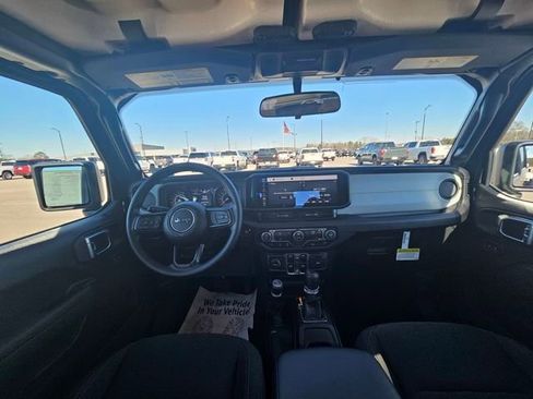 New 2026 Jeep Gladiator Sport AWD/4WD image 12