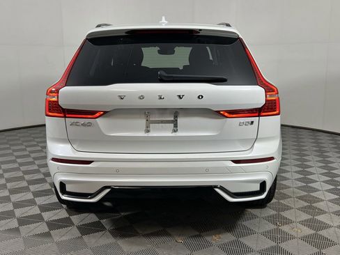 Certified 2025 Volvo XC60 B5 Plus image 9