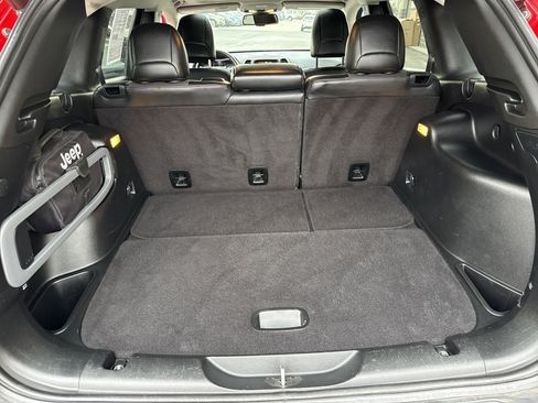 Used 2017 Jeep Cherokee Trailhawk w/ Comfort/Convenience Group image 37