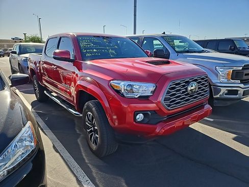 Used 2022 Toyota Tacoma TRD Sport w/ Technology Package image 4