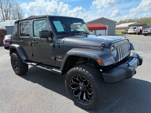 Used 2016 Jeep Wrangler Unlimited Sahara w/ Dual Top Group image 3