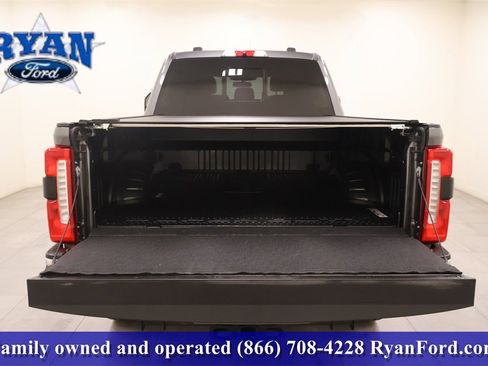 Used 2023 Ford F250 Lariat w/ Chrome Package image 4