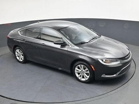 Used 2017 Chrysler 200 Limited Platinum FWD image 21