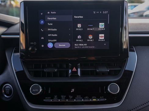 Used 2023 Toyota Corolla SE image 29