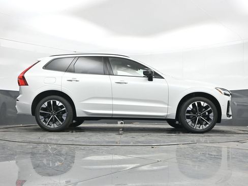 New 2026 Volvo XC60 B5 Plus w/ Climate Package AWD/4WD image 38