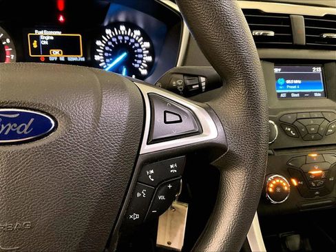 Used 2016 Ford Fusion SE FWD image 18