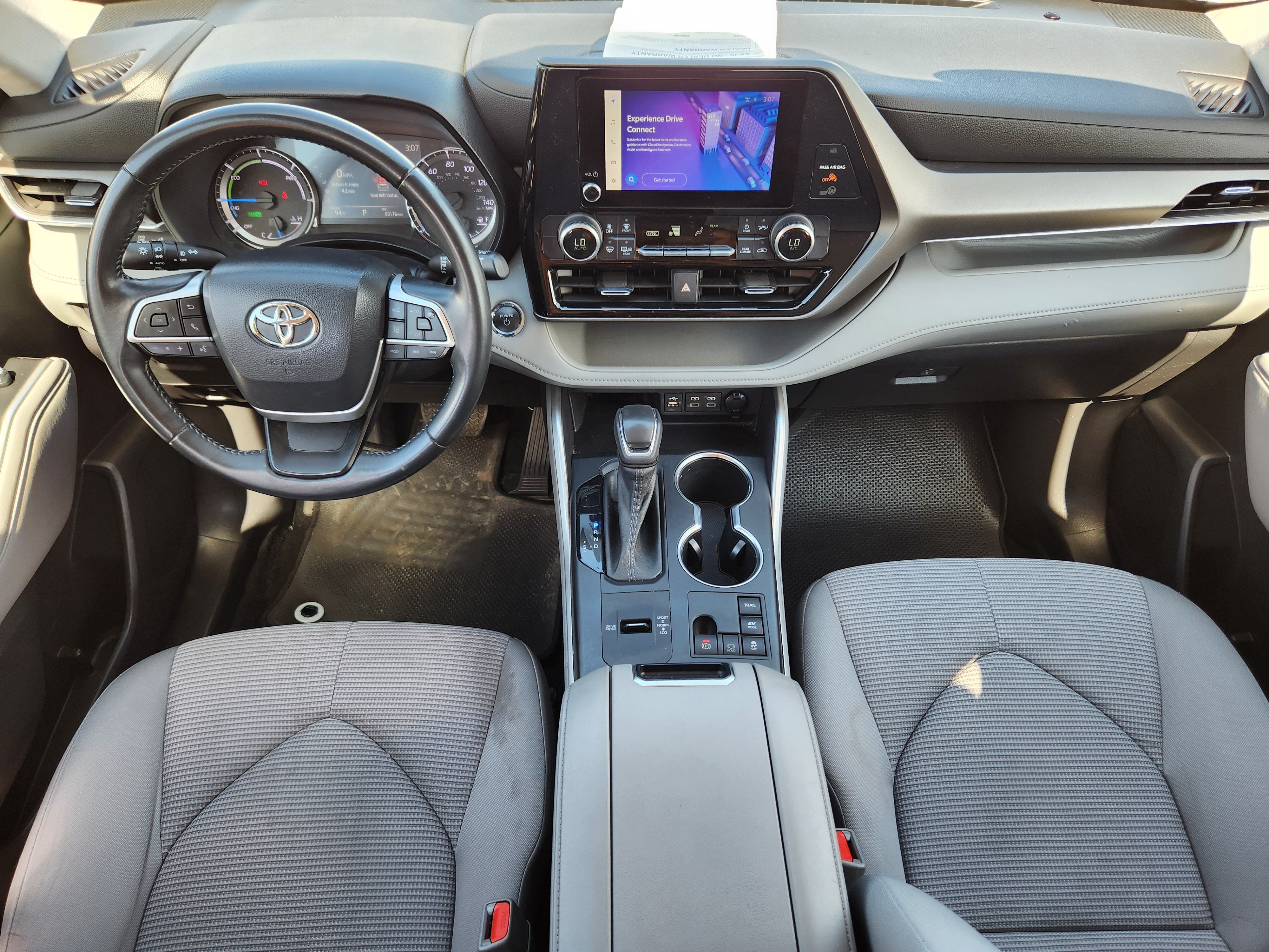 Used 2023 Toyota Highlander LE AWD/4WD image 22