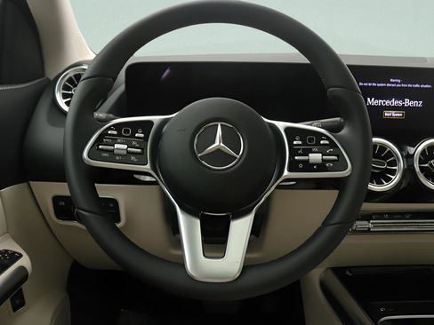 Certified 2023 Mercedes-Benz GLA 250 image 8