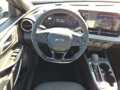 New 2026 Chevrolet Trax RS w/ Sunroof Package FWD image 24