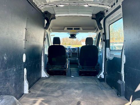 Used 2019 Ford Transit 250 148 Medium Roof RWD image 3