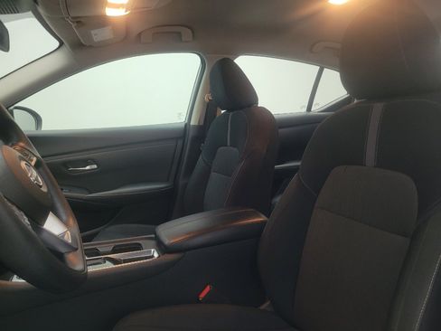 Used 2025 Nissan Sentra SV FWD image 17