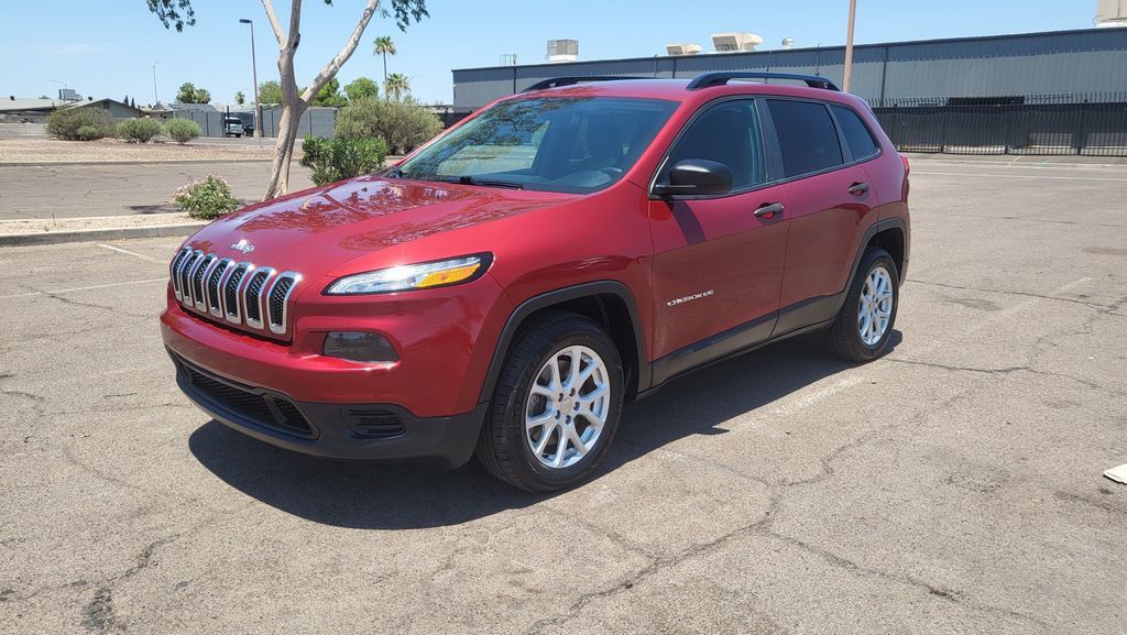 Used 2016 Jeep Cherokee Sport FWD image 4