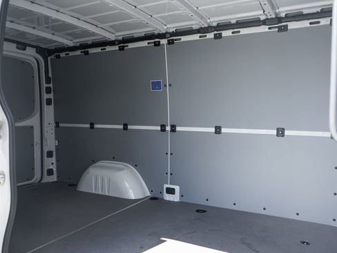 Used 2024 Mercedes-Benz Sprinter 2500 image 14