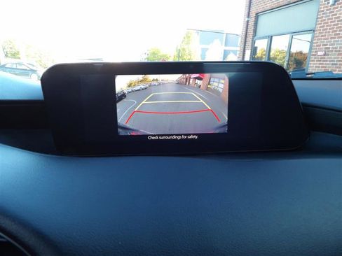 Used 2022 MAZDA MAZDA3 s image 21