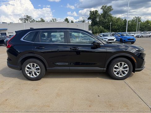 Used 2024 Honda CR-V LX image 3