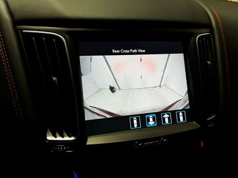 Used 2020 Maserati Levante GranLusso image 30