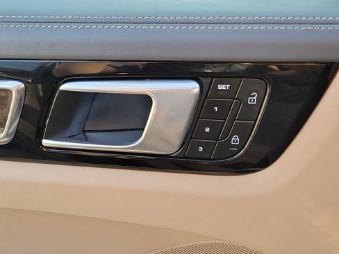 Used 2023 Porsche Cayenne Platinum Edition AWD/4WD image 24