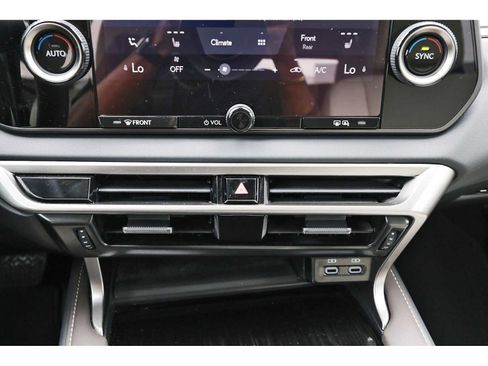 Used 2024 Lexus RX 350 FWD w/ Technology Package image 24