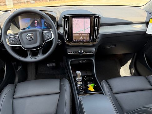 New 2026 Volvo XC40 B5 Plus w/ Climate Package AWD/4WD image 9