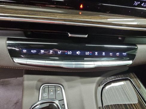 Used 2022 Cadillac Escalade Premium Luxury w/ Performance Package AWD/4WD image 19
