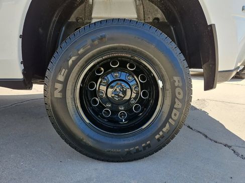 New 2026 RAM 3500 Laramie AWD/4WD image 9