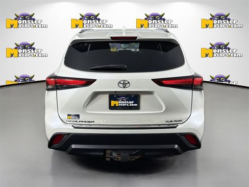 Used 2021 Toyota Highlander XLE image 6