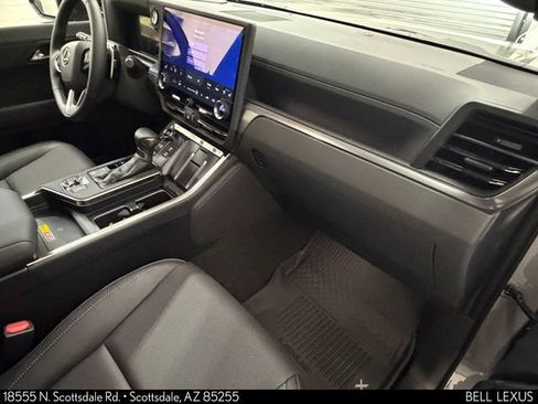 Used 2026 Lexus GX 550 w/ Accessory Package (2T) AWD/4WD image 11